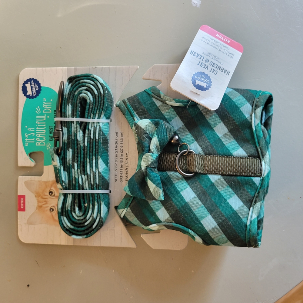 Green Plaid Cat Harness and Leash Set